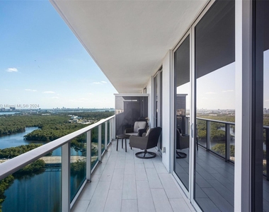 16385 Biscayne Blvd - Photo Thumbnail 3