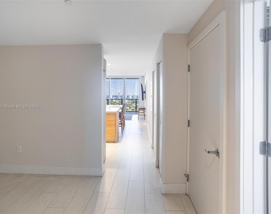 16385 Biscayne Blvd - Photo Thumbnail 26