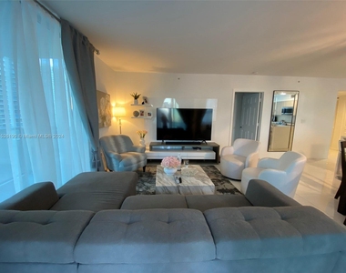 1155 Brickell Bay Dr - Photo Thumbnail 7