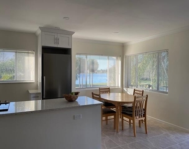 3360 Lake Osborne Drive - Photo Thumbnail 7