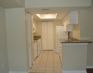 900 S Crestwood Court S - Photo Thumbnail 14