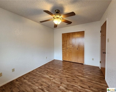 1237 Bluff Creek Circle - Photo Thumbnail 24