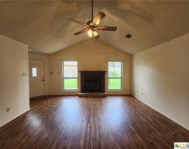 1237 Bluff Creek Circle - Photo Thumbnail 5