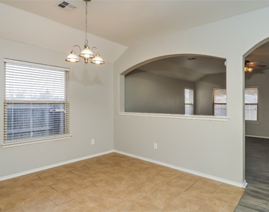 11128 Sw 40th Street - Photo Thumbnail 4