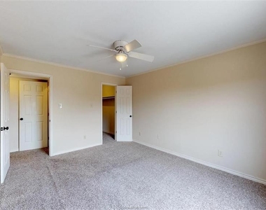 904 University Oaks Boulevard - Photo Thumbnail 15