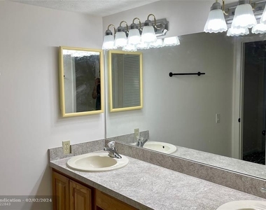 1440 N Lawnwood Cir, Unit 17a - Photo Thumbnail 22