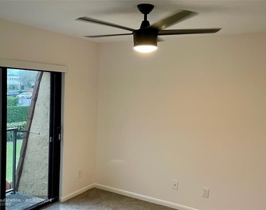 1440 N Lawnwood Cir, Unit 17a - Photo Thumbnail 17