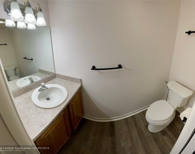 1440 N Lawnwood Cir, Unit 17a - Photo Thumbnail 59