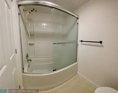 1440 N Lawnwood Cir, Unit 17a - Photo Thumbnail 63