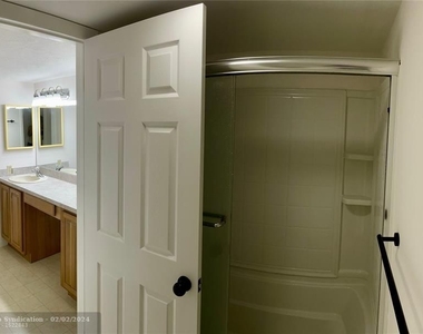 1440 N Lawnwood Cir, Unit 17a - Photo Thumbnail 55