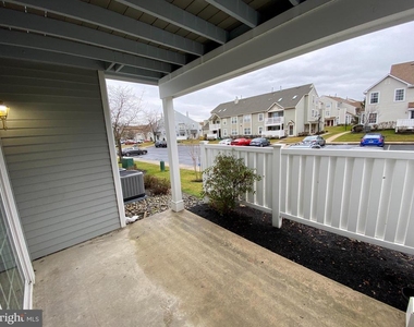 2401 Wimbledon Way - Photo Thumbnail 16