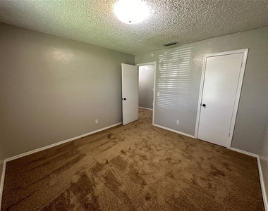 3224 Topaz Way - Photo Thumbnail 23