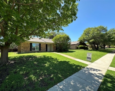 3224 Topaz Way - Photo Thumbnail 0