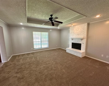 3224 Topaz Way - Photo Thumbnail 6