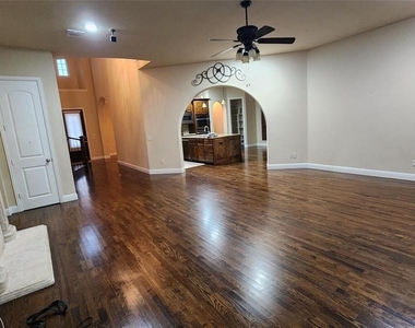 10039 Stancil Lane - Photo Thumbnail 6