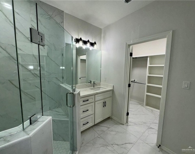 3421 Silver Nugget Drive - Photo Thumbnail 9