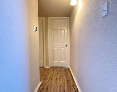 3813 Loma Dante - Photo Thumbnail 10