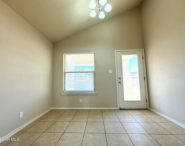 3813 Loma Dante - Photo Thumbnail 7