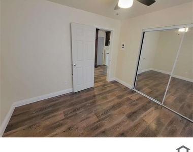 3454 Spruce Street - Photo Thumbnail 11