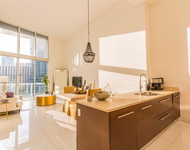 465 Brickell Ave - Photo Thumbnail 14