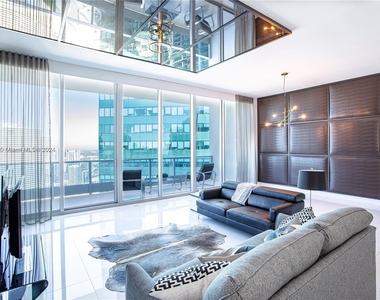 200 Biscayne Boulevard Way - Photo Thumbnail 4