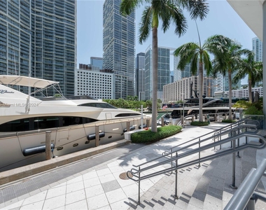 200 Biscayne Boulevard Way - Photo Thumbnail 1