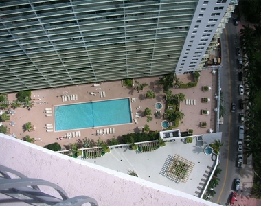 1750 N Bayshore Dr - Photo Thumbnail 24