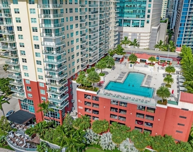 1155 Brickell Bay Dr - Photo Thumbnail 1