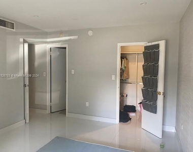 17570 Atlantic Blvd - Photo Thumbnail 11