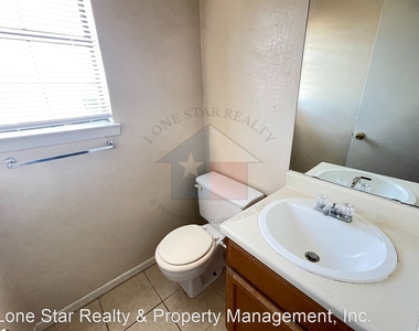 1701 Cedarview Cir - Photo Thumbnail 4