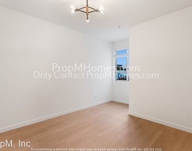 7530 N Richmond Avenue - Photo Thumbnail 6