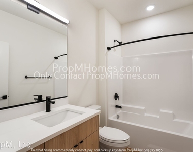 7530 N Richmond Avenue - Photo Thumbnail 13