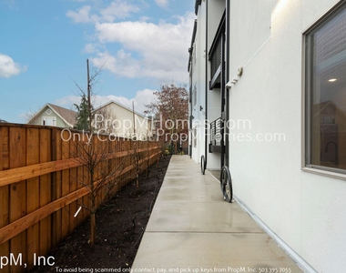 7530 N Richmond Avenue - Photo Thumbnail 14