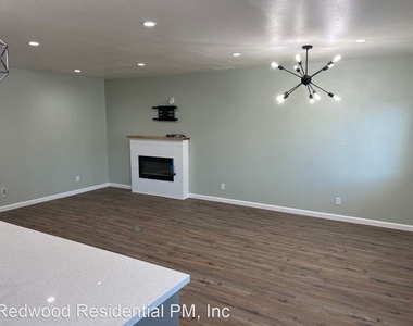 401 B West Sierra Avenue - Photo Thumbnail 5