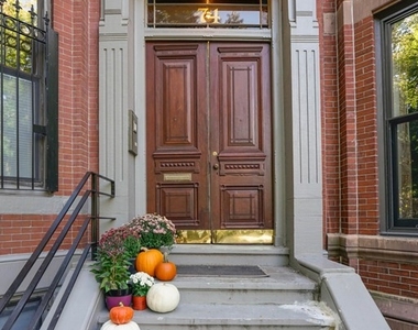 74 W Rutland Sq - Photo Thumbnail 11