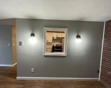 36 Greentree Ln - Photo Thumbnail 3