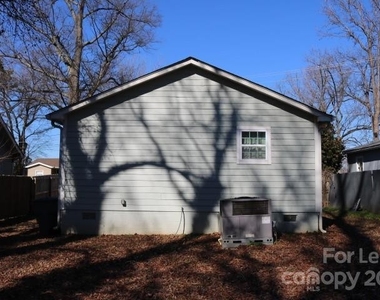 3920 Bearwood Avenue - Photo Thumbnail 19