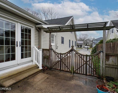 303 River Avenue - Photo Thumbnail 21