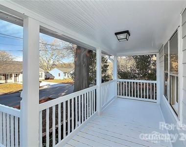 544 Gibson Drive Nw - Photo Thumbnail 2