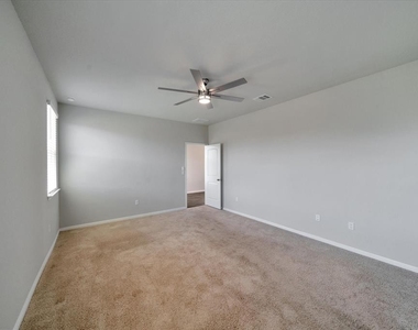 501  Rainmaker Ln - Photo Thumbnail 15