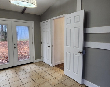 9806 Chambers Cir - Photo Thumbnail 28