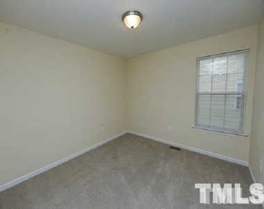 605 Sweet Laurel Lane - Photo Thumbnail 3