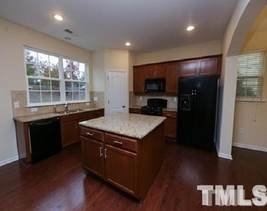 605 Sweet Laurel Lane - Photo Thumbnail 13