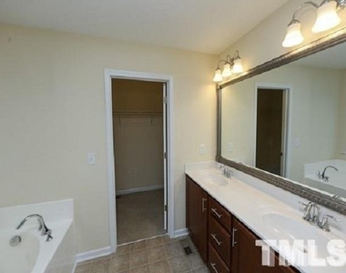 605 Sweet Laurel Lane - Photo Thumbnail 7