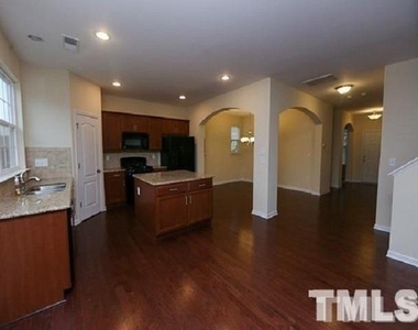 605 Sweet Laurel Lane - Photo Thumbnail 2