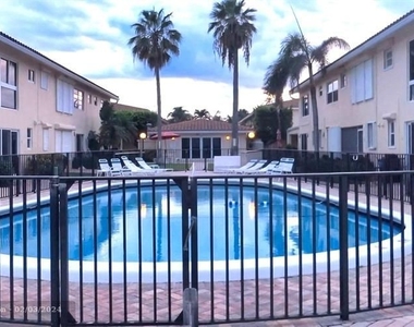 5450 N Ocean Blvd - Photo Thumbnail 11