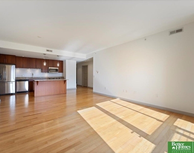 220 S 31 Avenue - Photo Thumbnail 14