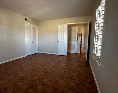 2203 Flat Creek Drive - Photo Thumbnail 3