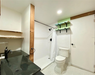 411 W Flora Street - Photo Thumbnail 9