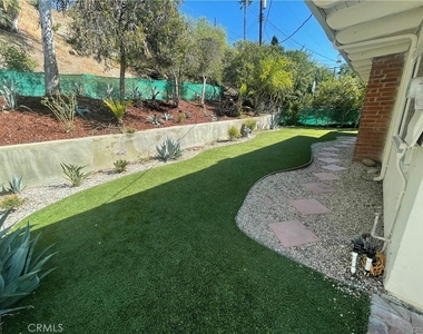 23352 Erwin Street - Photo Thumbnail 12